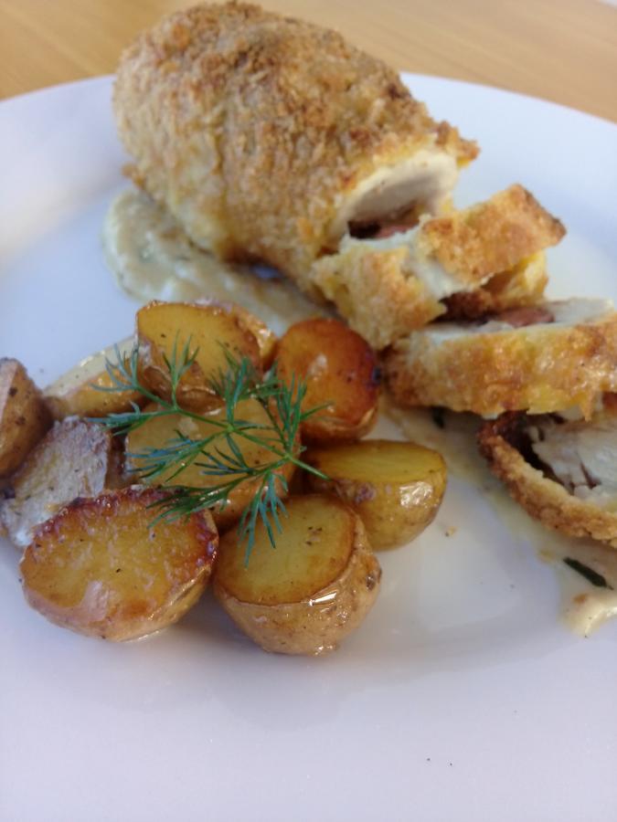 فندق تشيرز كورتيارد بويرتو برينسيسا المظهر الخارجي الصورة
